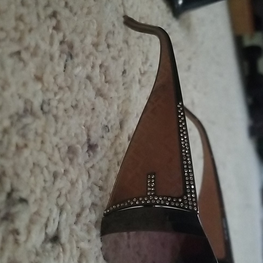 Fendi Sunglasses - Picture 10 of 17